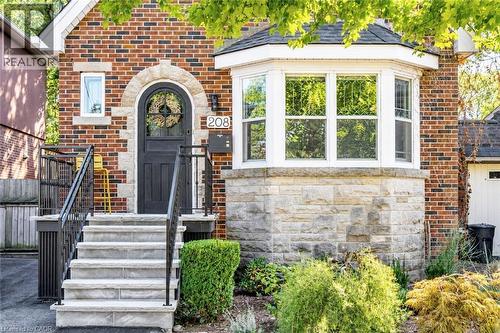 208 Cline Avenue N, Hamilton, ON 