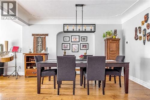 208 Cline Avenue N, Hamilton, ON 