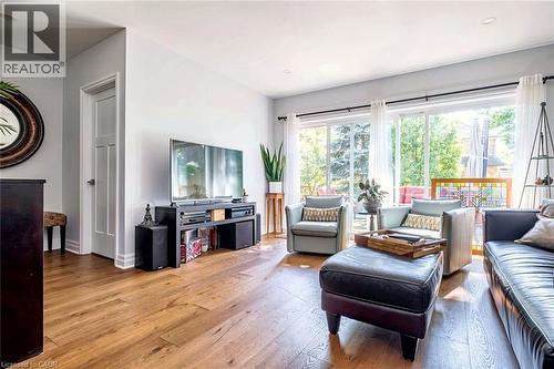 208 Cline Avenue N, Hamilton, ON 