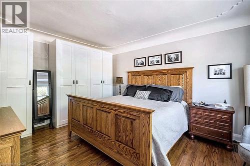 208 Cline Avenue N, Hamilton, ON 