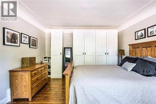 208 Cline Avenue N, Hamilton, ON 
