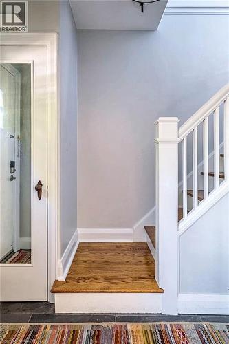 208 Cline Avenue N, Hamilton, ON 