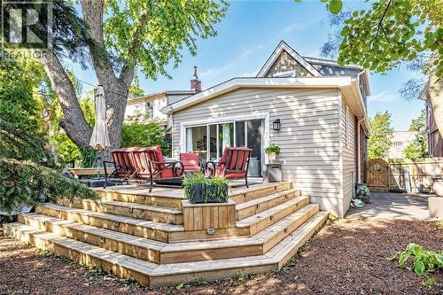208 Cline Avenue N, Hamilton, ON 