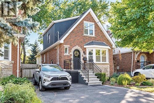 208 Cline Avenue N, Hamilton, ON 
