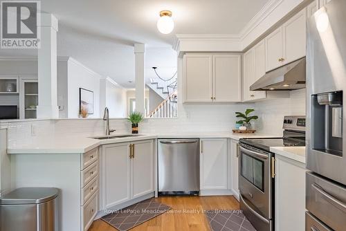407 Baverstock Crescent, Milton (Cl Clarke), ON 
