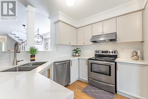 407 Baverstock Crescent, Milton (Cl Clarke), ON 
