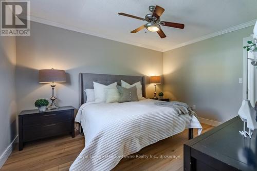 407 Baverstock Crescent, Milton (Cl Clarke), ON 