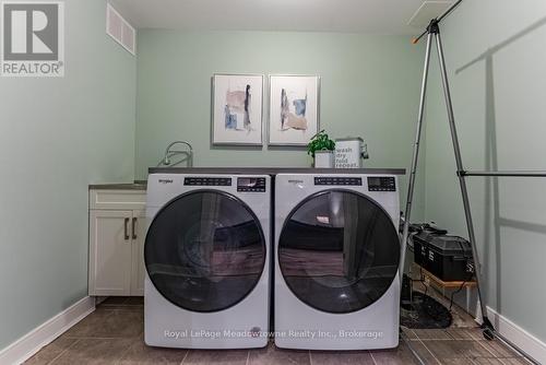 407 Baverstock Crescent, Milton (Cl Clarke), ON 