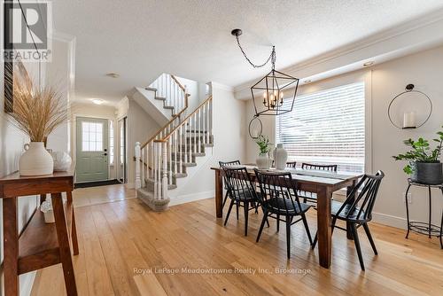 407 Baverstock Crescent, Milton (Cl Clarke), ON 