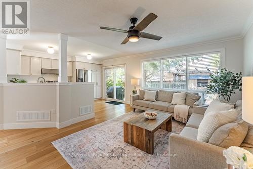 407 Baverstock Crescent, Milton (Cl Clarke), ON 
