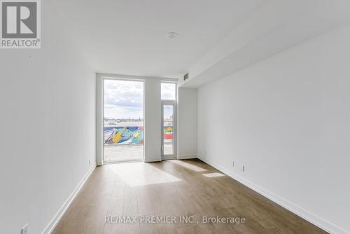 Th17 - 7 Buttermill Avenue, Vaughan, ON 
