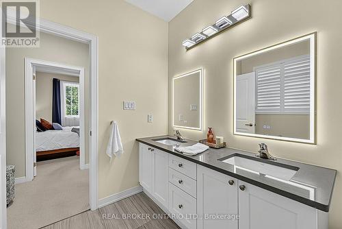 Double Sinks - 20 Birkdale Place, Newmarket, ON 