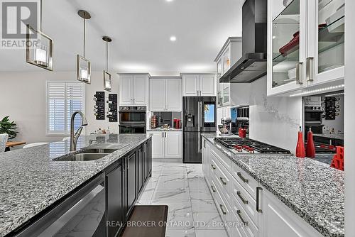 Kitchen with Granite Counters - 20 Birkdale Place, Newmarket, ON 