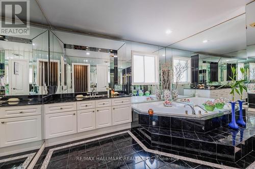 106 Larratt Lane, Richmond Hill, ON 