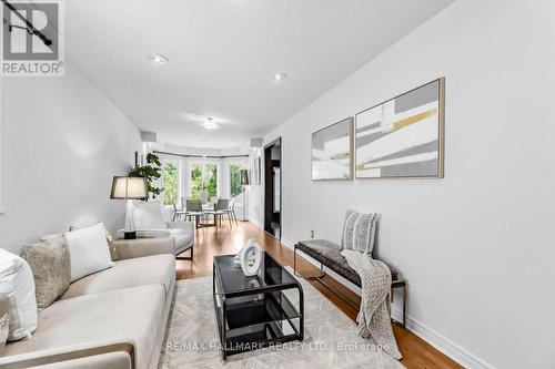 106 Larratt Lane, Richmond Hill, ON 