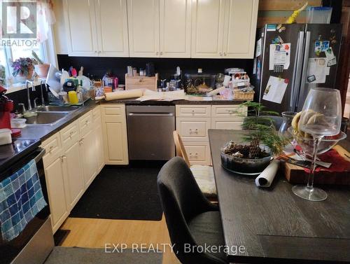 Kitchen and dining area - 4044 Bayview Avenue, Ramara, ON 