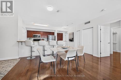 Dining area toward kitchen - 1405 - 200 Rideau Street, Ottawa, ON 
