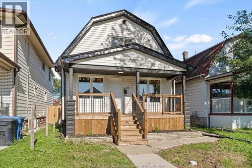930 Elsmere Ave, Windsor, ON 