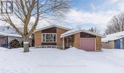 (UPSTAIRS) - 28 PRATT ROAD Barrie, ON L4M 2L1