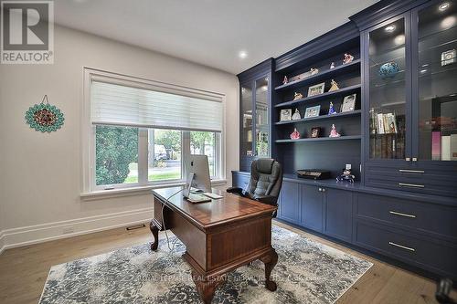 1301 Twin Oaks Dell, Mississauga, ON 
