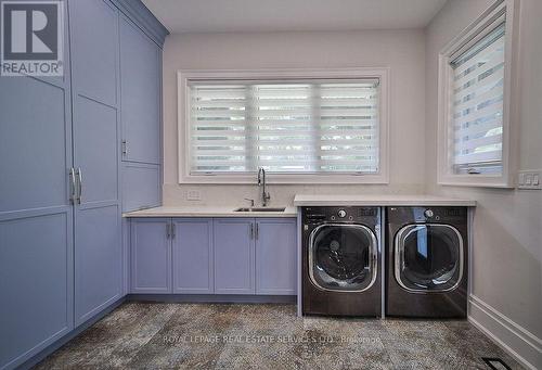 1301 Twin Oaks Dell, Mississauga, ON 