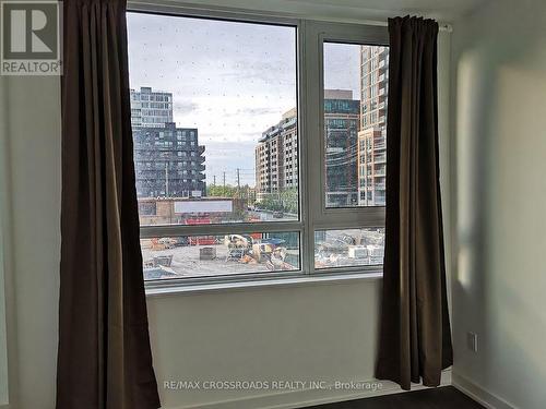 203 - 8 TIPPETT ROAD , Toronto, Ontario M3H 0E7 4