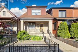 494 OAKWOOD AVENUE W Toronto, ON M6E 2W7