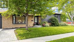 112 CORONATION DRIVE Toronto, ON M1E 2H4