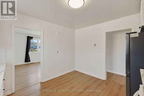 B - 1132 CLYDE AVENUE , Ottawa, Ontario K2C 1Y2 4