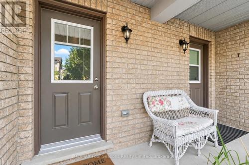 Welcoming covered front porch - 55 Conservation Way, Collingwood, ON 