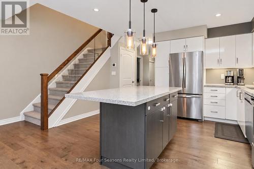 Glass stair railing - 55 Conservation Way, Collingwood, ON 