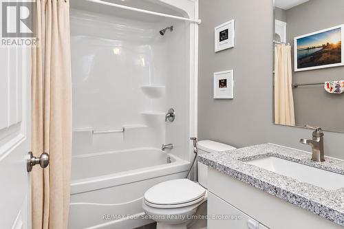 4pc bath 2nd floor - 55 Conservation Way, Collingwood, ON 