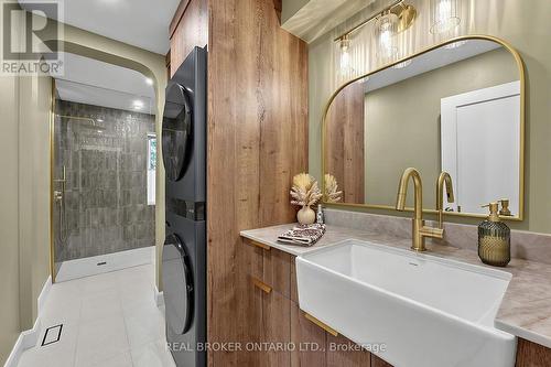 Main Floor Laundry and 3 pc Bath - 18061 Highway 48, East Gwillimbury, ON 