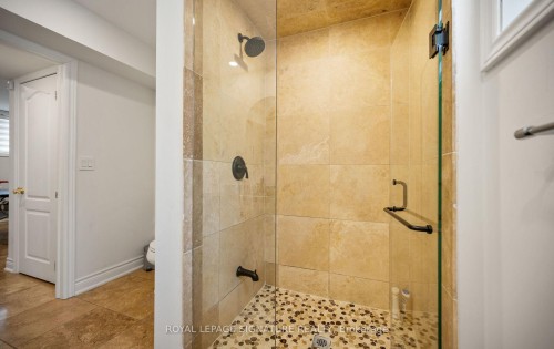 17 Wendakee Drive, Hamilton, ON 