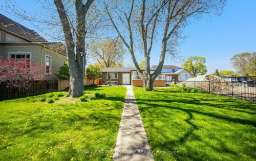 17 Wendakee Drive, Hamilton, ON 