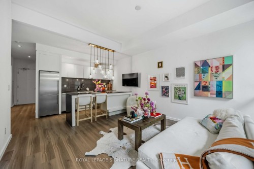 202-8 Charlotte Street , Toronto, ON M5V 0K4 2