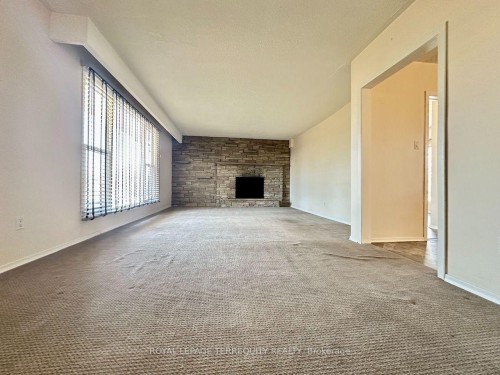 Unit A-1775 Bowmanville Avenue , Clarington, ON L1C 6N4 2