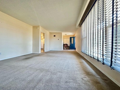 Unit A-1775 Bowmanville Avenue , Clarington, ON L1C 6N4 4