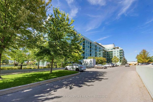 322-60 Fairfax Crescent, Toronto, ON 