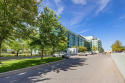 322-60 Fairfax Crescent Toronto, ON M1L 0E1