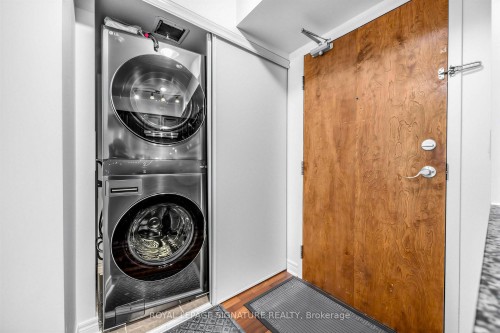 322-60 Fairfax Crescent, Toronto, ON 