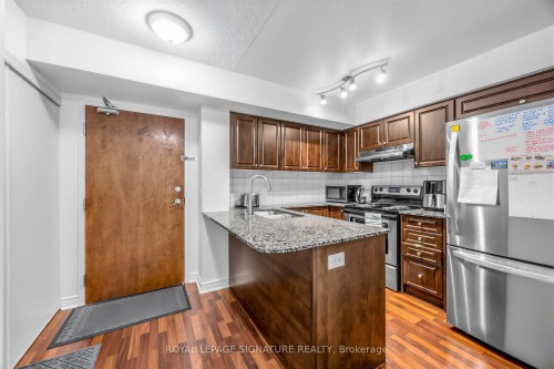 322-60 Fairfax Crescent, Toronto, ON 