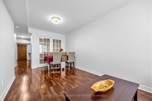 322-60 Fairfax Crescent, Toronto, ON 