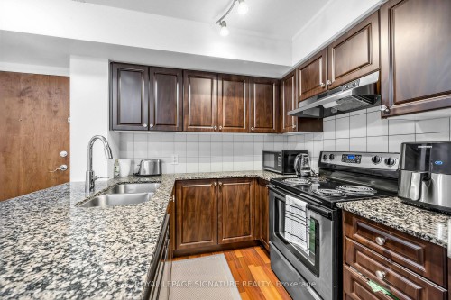 322-60 Fairfax Crescent, Toronto, ON 