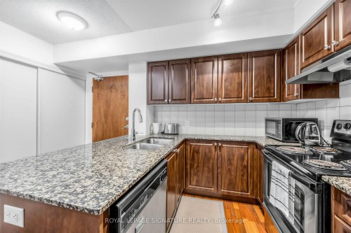 322-60 Fairfax Crescent, Toronto, ON 