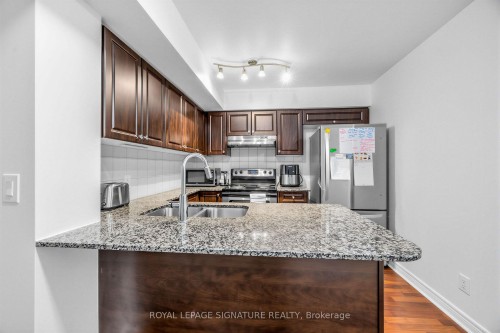322-60 Fairfax Crescent, Toronto, ON 
