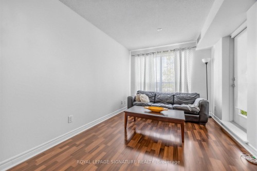 322-60 Fairfax Crescent, Toronto, ON 