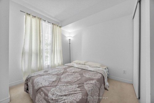 322-60 Fairfax Crescent, Toronto, ON 