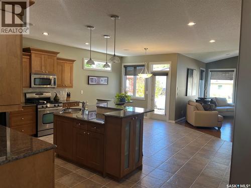 1914 Laurier Crescent E, Regina, SK 