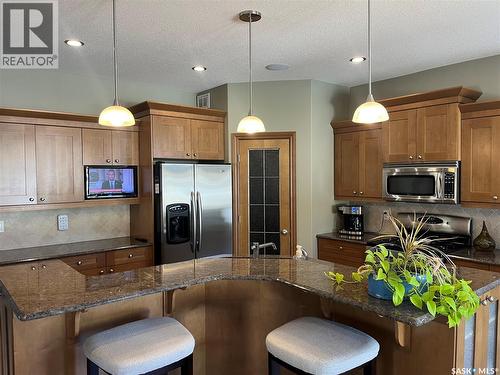 1914 Laurier Crescent E, Regina, SK 